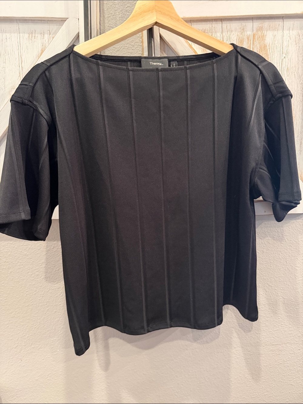Theory Black Short-Sleeve Boxy Rib Panel Top med ptp 21